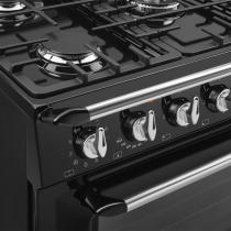 Centre de cuisson Victoria 90 cm Four vapor Clean / 5 foyers gaz Noir - SMEG Réf. TR90GMBL