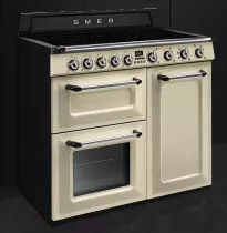 Pack piano Smeg Victoria 100cm induction (crème) avec hotte et crédence noire
