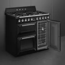 Pack piano Smeg Victoria 90cm gaz (noir) avec hotte et crédence noire
