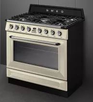 Pack piano Smeg Victoria 90cm gaz noir avec hotte