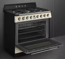 Pack piano Smeg Victoria 90cm gaz noir avec hotte