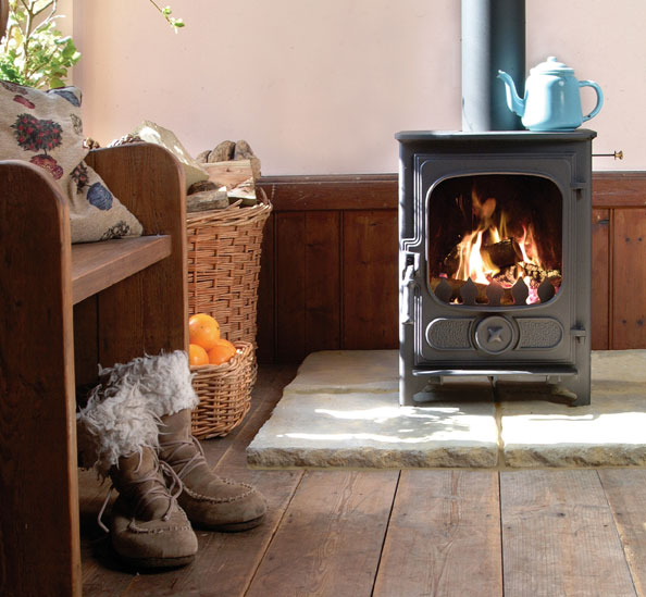 Poêle à bois / charbon Country 4 4.8kW avec grille fonte et tiroir cendrier CHARNWOOD Réf. 009