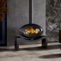 Poêle à Bois fonte BRIO 7KW sur petit banc - INVICTA Réf. P648125
