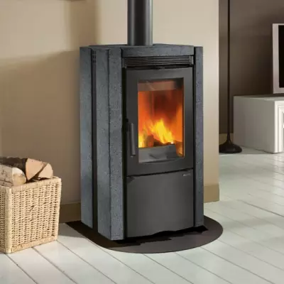 Po�le � bois La Nordica Ester 7116633 7.5kW Vulcan