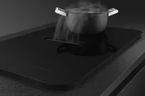 Table induction avec hotte int&eacute;gr&eacute;e ISOLA ALTA 83cm Noir cadre Noir- SMEG Elite R&eacute;f. HHSL7844MB